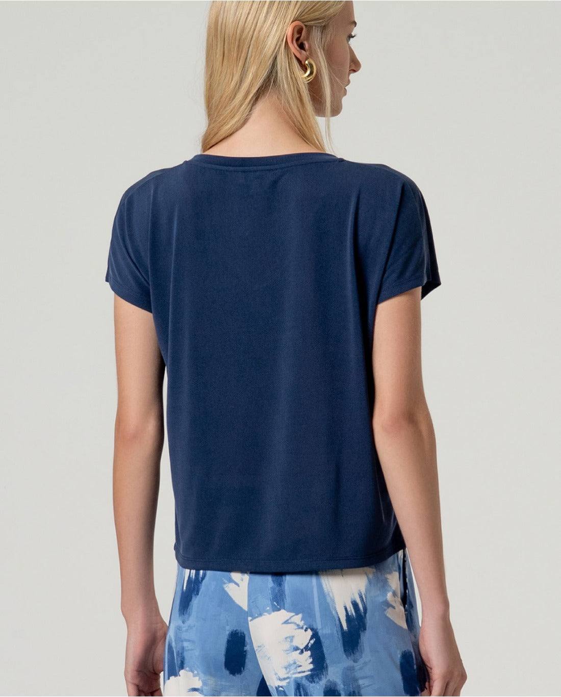 Camiseta fluida de escote pico DAMO