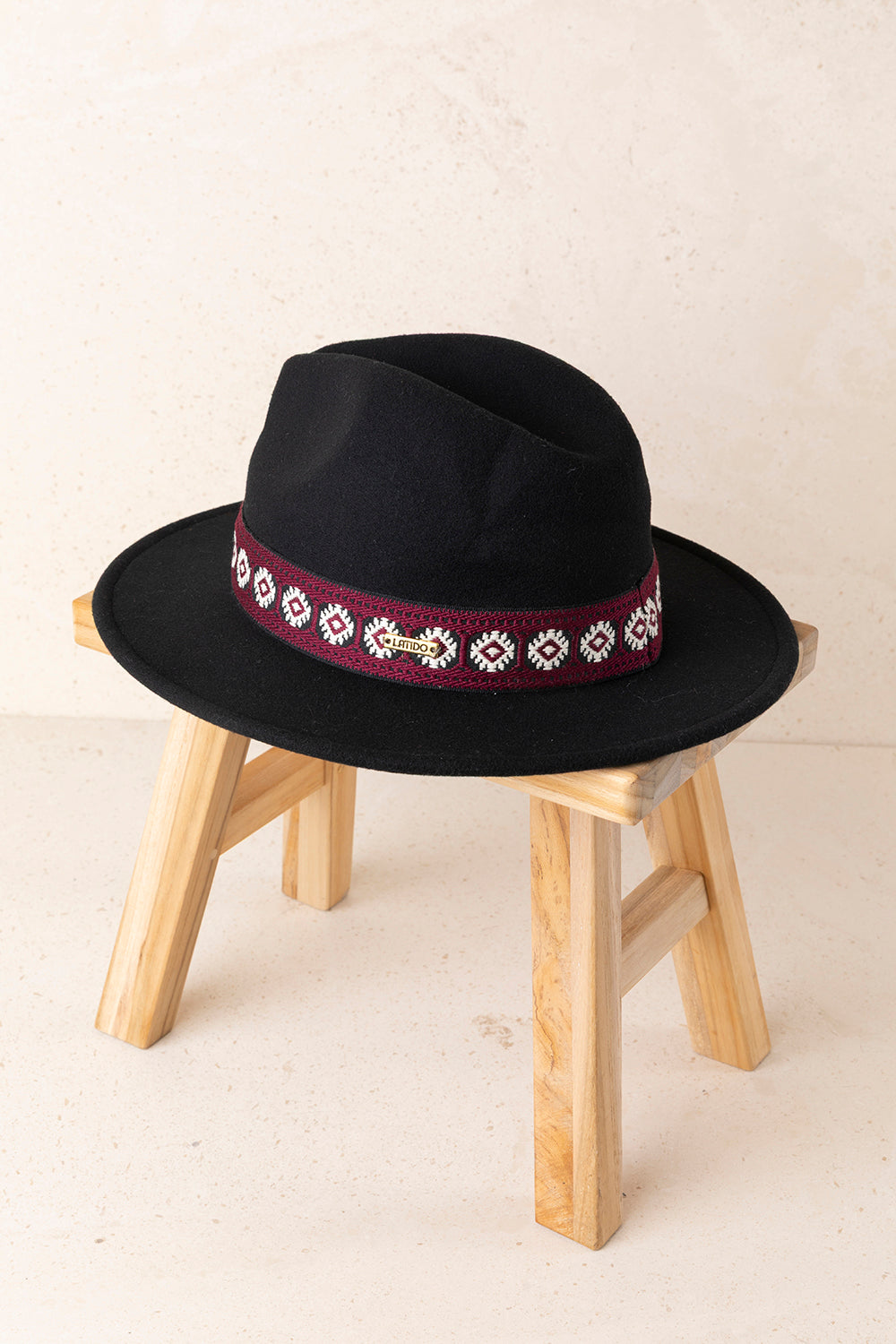Sombrero fedora negro cinta granate LAVINIA