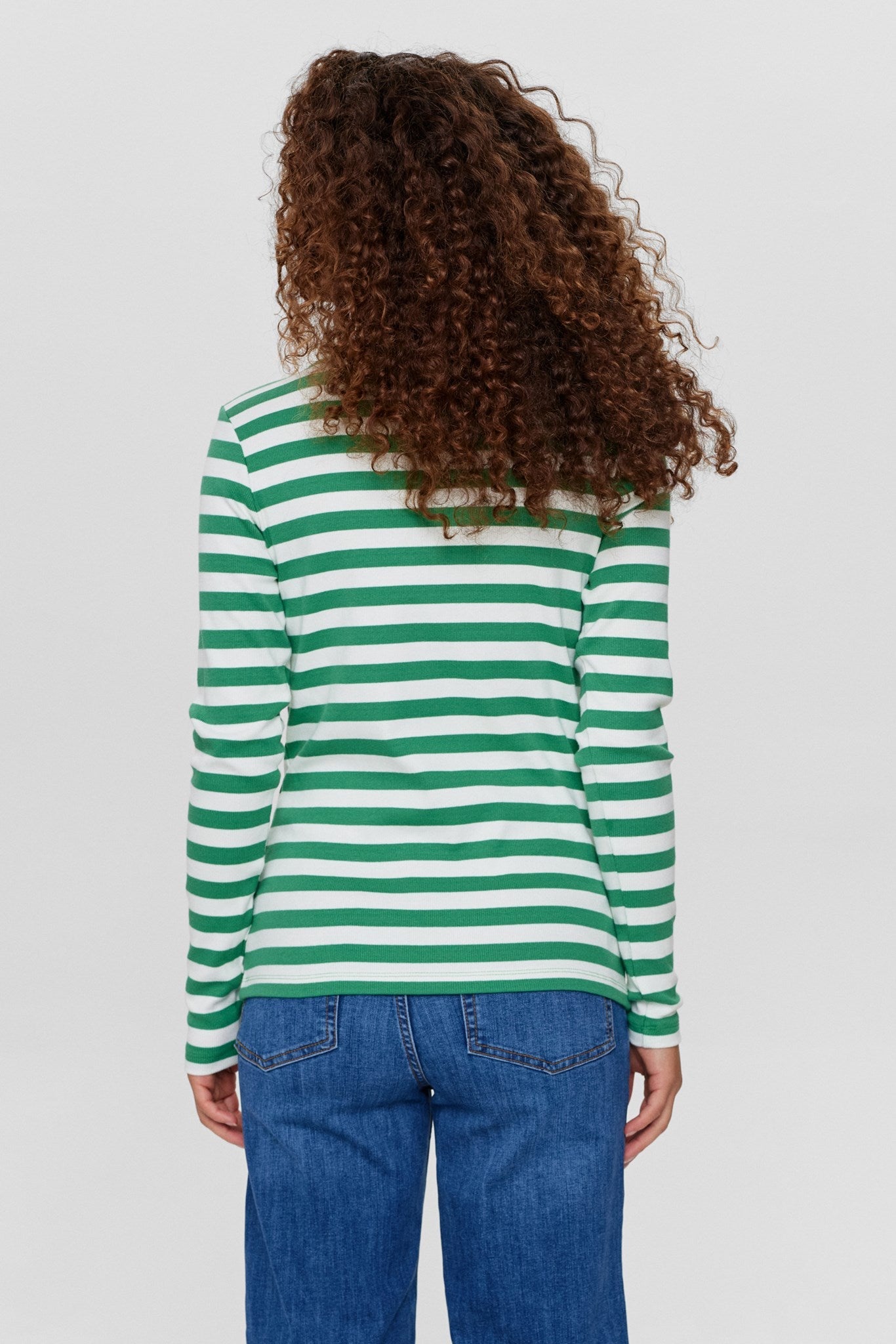 Camiseta de rayas verde de algodón orgánico