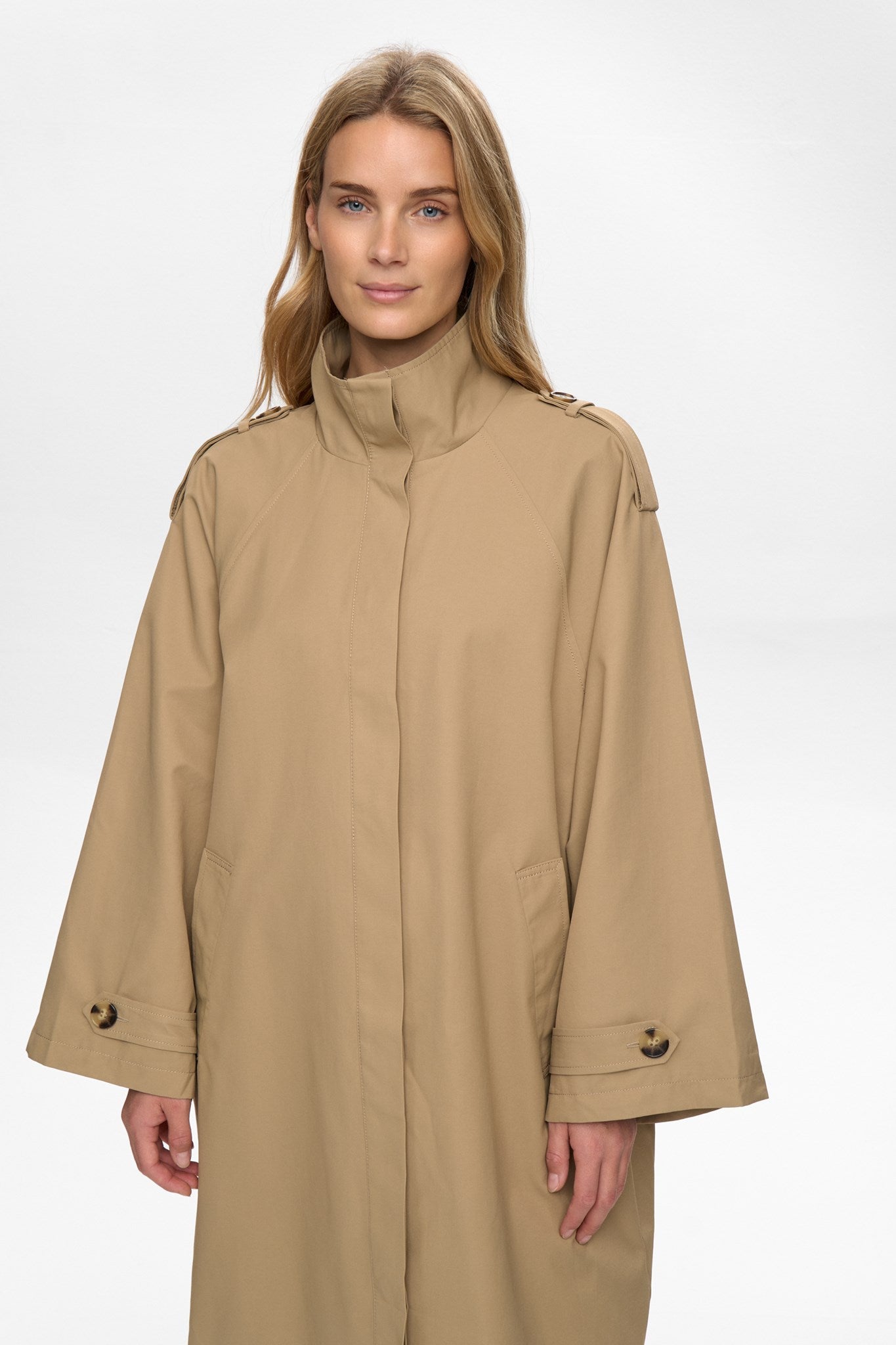 Gabardina ligera DOVE