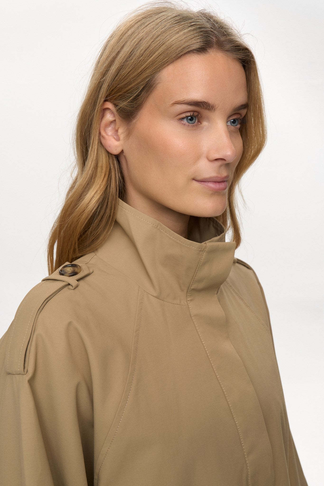 Gabardina ligera DOVE