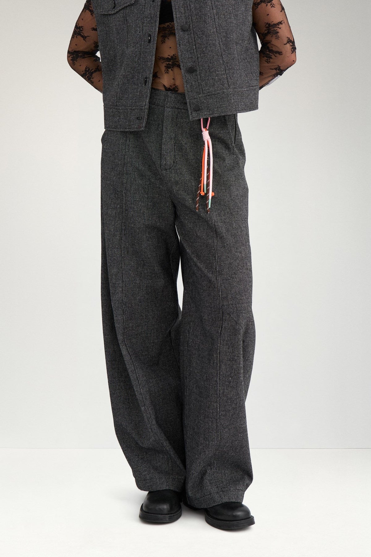 Pantalón gris barrel RIKI