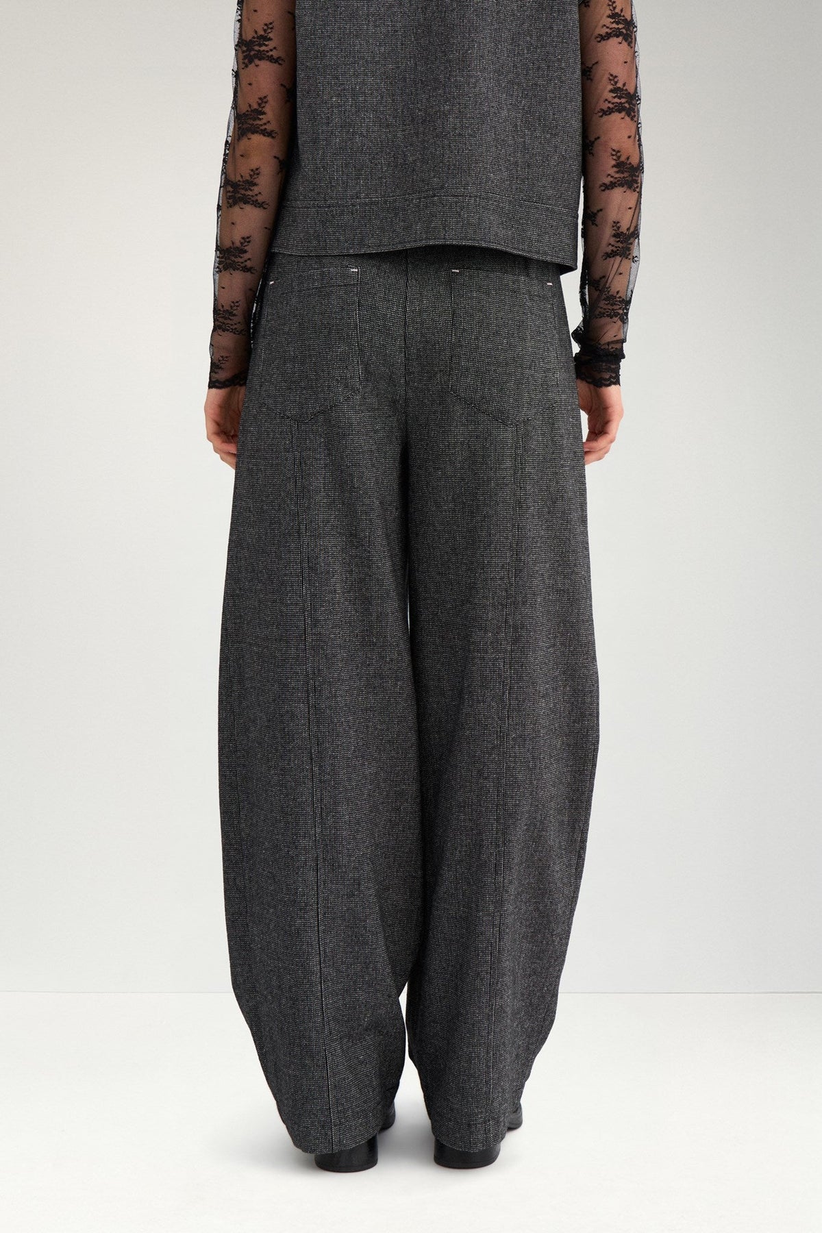 Pantalón gris barrel RIKI