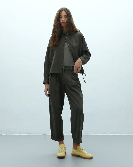 Pantalón barrel tobillero con pinzas LIRES