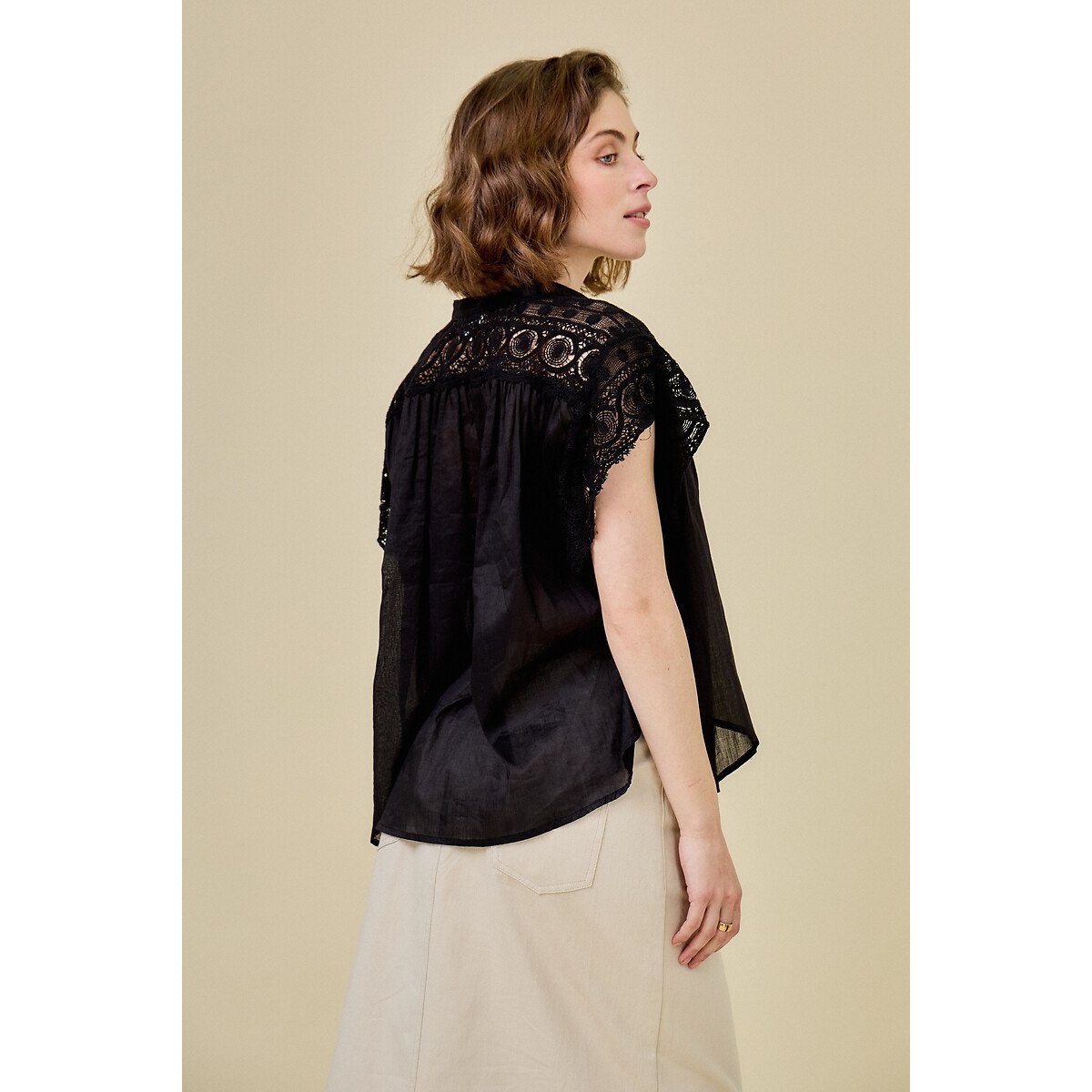 Blusa con encaje ONIX